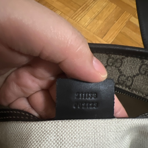Gucci GG Supreme Small Canvas Tote Bag - Picture 7 of 14